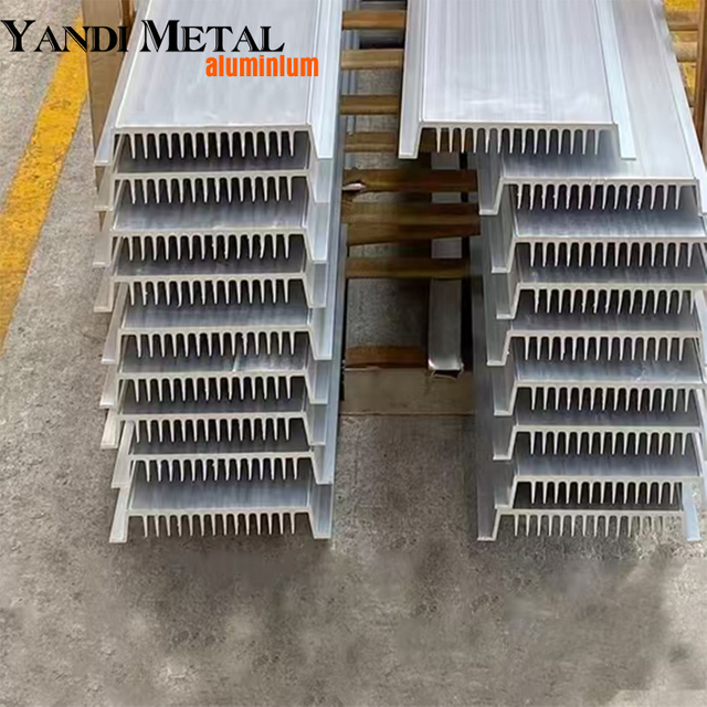 El OEM sacó los perfiles de aluminio de los disipadores de calor de la protuberancia de los disipadores de calor de aluminio