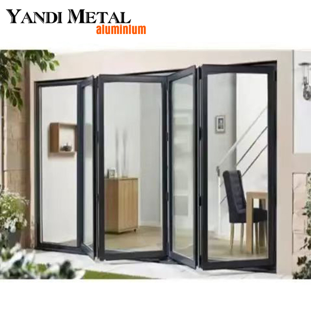 Aislamiento de aluminio del oscilación de la puerta de aluminio del vidrio del grado bajo del espacio grande de la decoración europea caliente