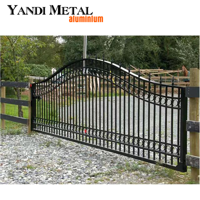 Jardín automático Puerta de aluminio Valla de seguridad Panel metálico Persiana de aluminio Puerta de listones Puerta decorativa soldada