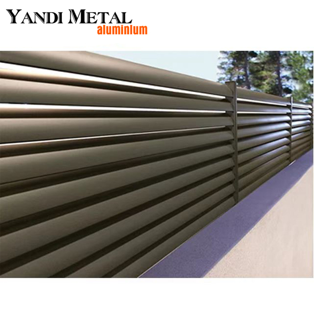 Decoración al aire libre de alta calidad Valla de privacidad Paneles de valla de patio de jardín de listones horizontales de metal de aluminio
