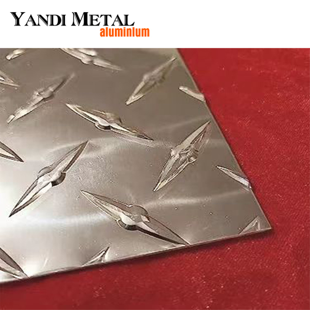 Placa de aluminio con panel de rodadura de diamante en relieve a cuadros personalizado