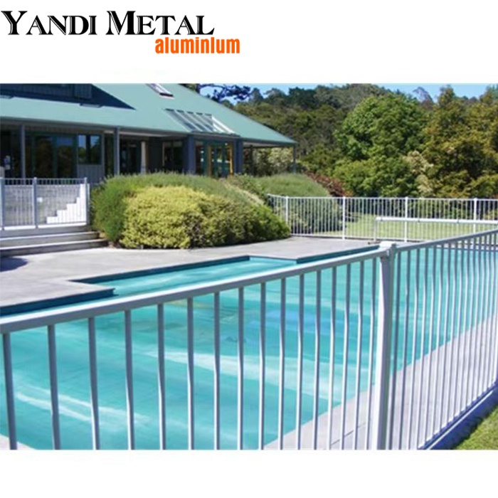Los paneles de valla metálicos de aluminio con recubrimiento en polvo Yandi son de buena calidad y fáciles de montar para decoraciones al aire libre.