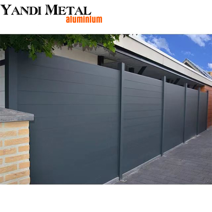 Valla exterior automática de aluminio directa de fábrica para patio 6063/6061/6005/6060 T5 valla de aluminio