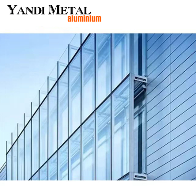La aduana impermeable del sol coloreó el ajuste exterior del exterior de la aleación de las persianas de aluminio del muro cortina de cristal plateado