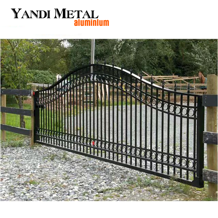Puerta de aluminio soldada con autógena vendedora caliente del panel de la cerca de la puerta de aluminio de la familia de la entrada de desplazamiento de la villa de la aislamiento
