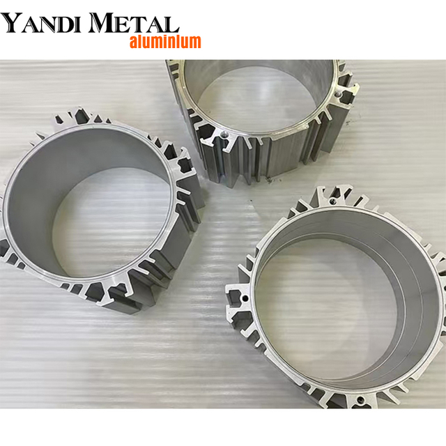 CNC del OEM que corta la protuberancia de aluminio de los disipadores de calor del perfil industrial de los disipadores de calor