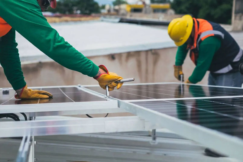 Extrusiones de aluminio en sistemas de montaje de paneles solares
