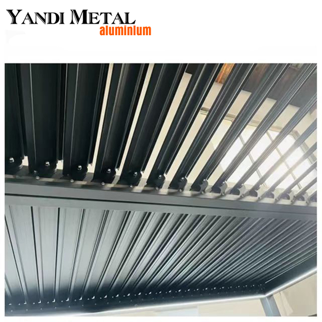 Sombra de aluminio de la pérgola del techo del metal de la pérgola del control del viento de la protección solar al aire libre