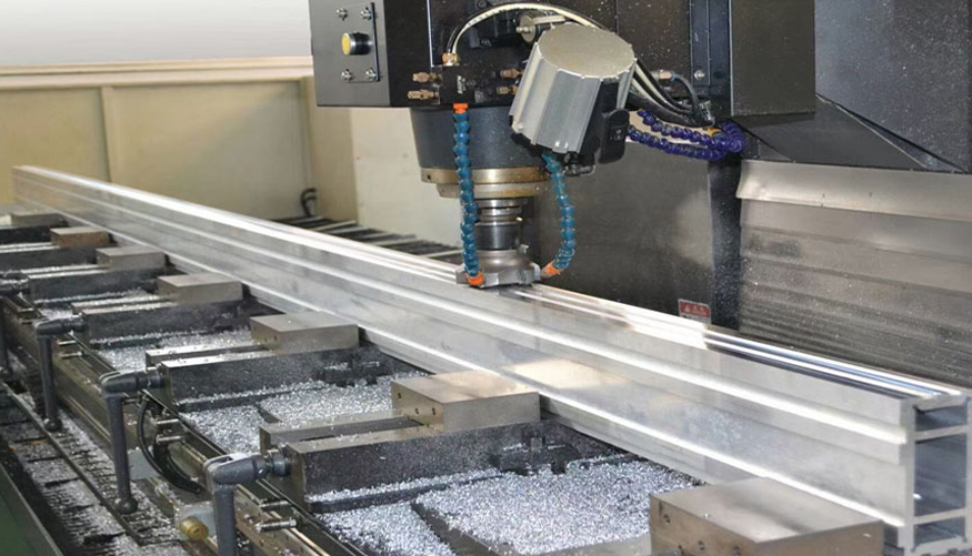 Cómo el acabado CNC mejora la precisión en extrusiones de aluminio personalizadas