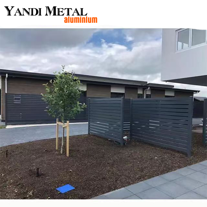 Los paneles de la cerca de aluminio del nuevo diseño de alta calidad adornan la cerca de aluminio del balcón del metal de la puerta del jardín