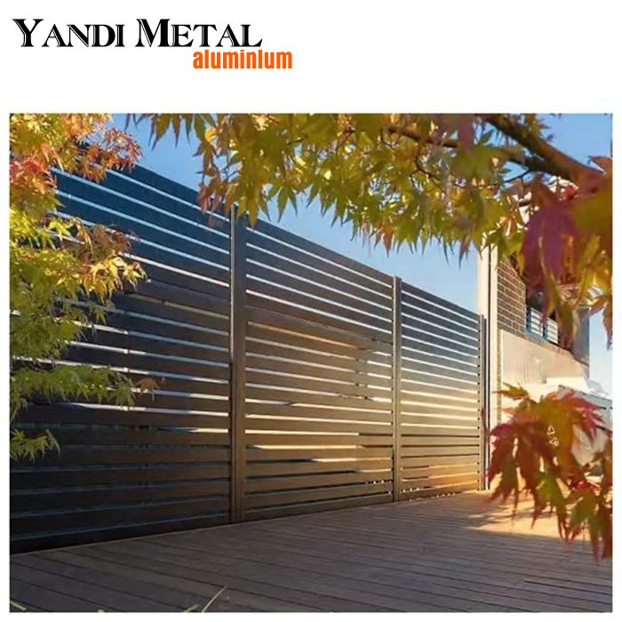 Yandi Factory suministra directamente paneles de valla de tiras de aluminio para exteriores para vallas de aluminio de jardines privados